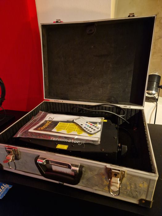 Lumini  , Beamz terminator 4. Ca noi