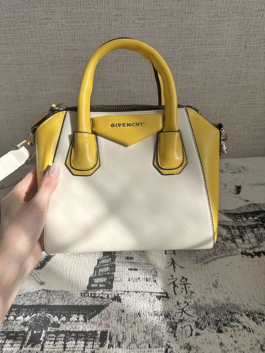 Продам сумки каждая 2000 тг