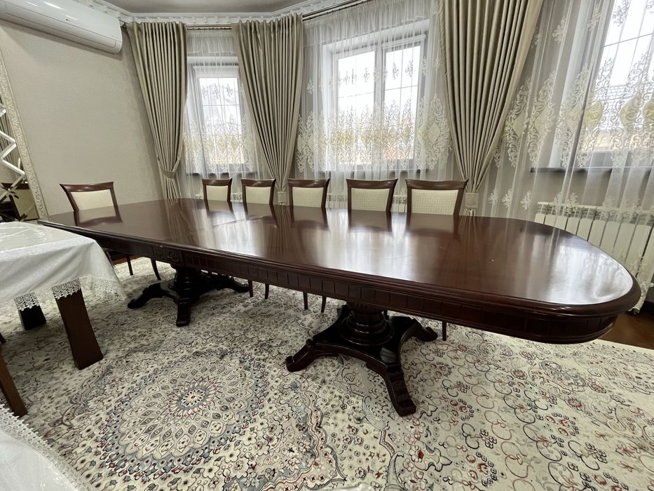 Стол для гостиной