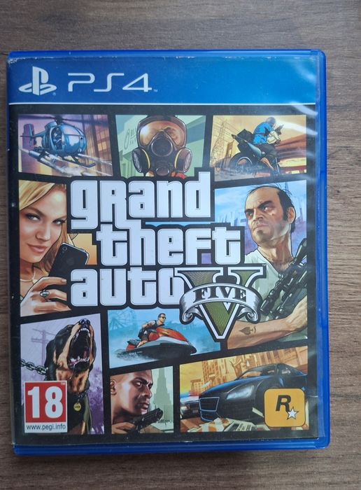 Playstation 4 БЕЗ ЗАРЯДНО, игри на диск и 1 джойстик