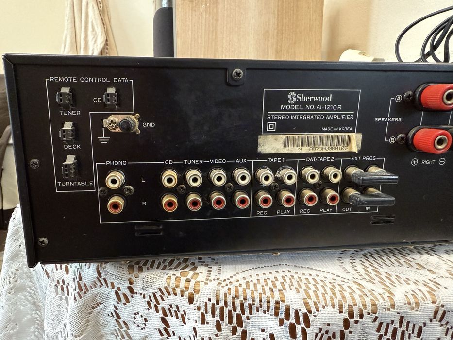 Sherwood AI-1210R Стерео усилвател
