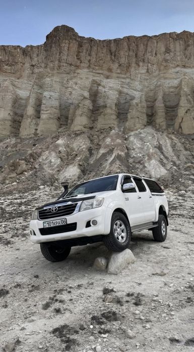 Toyota Hilux 2012 газ бензин