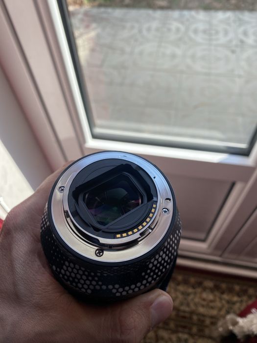 Sony 24-105mm sotiladi