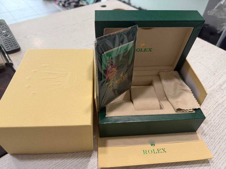 ***ЧИСТО НОВА***Кутия за Rolex