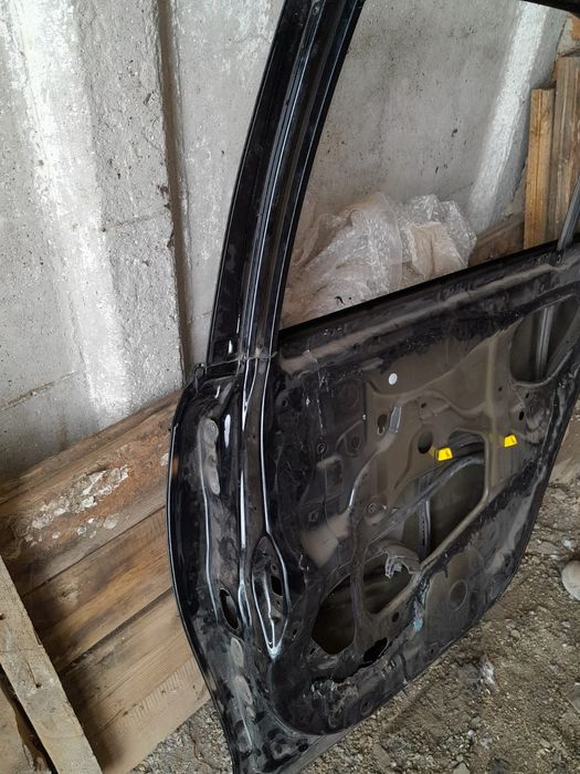 Продам дверь на камри
