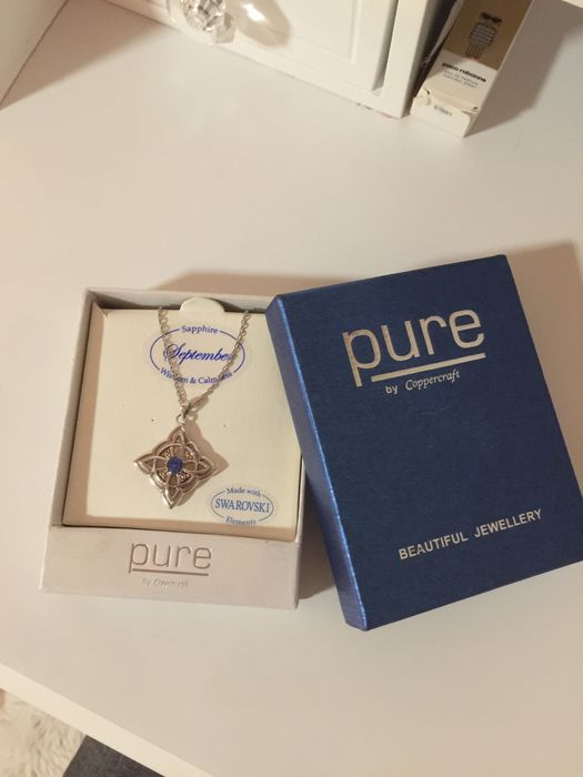 Колие с камък Swarovski