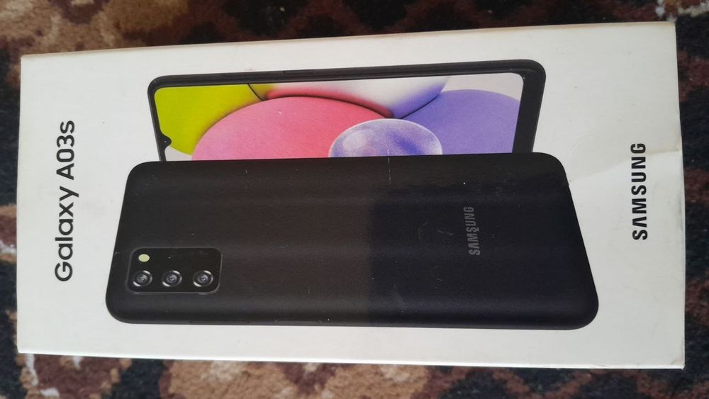 Samsung telefon sotiladi xolati alo ichi ochilmagan usta kormagan