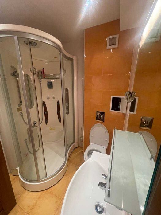 Продава се Тристаен апартамент в Бургас, Лазур - 110 кв.м за 2273 €/кв.м - Снимка #18