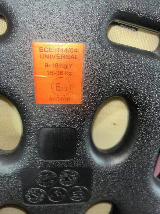 Продою автокресло