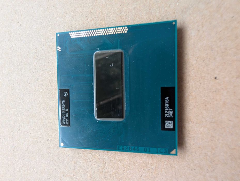Procesor Intel Core i7-3610QM generatia a 3 a pentru laptop