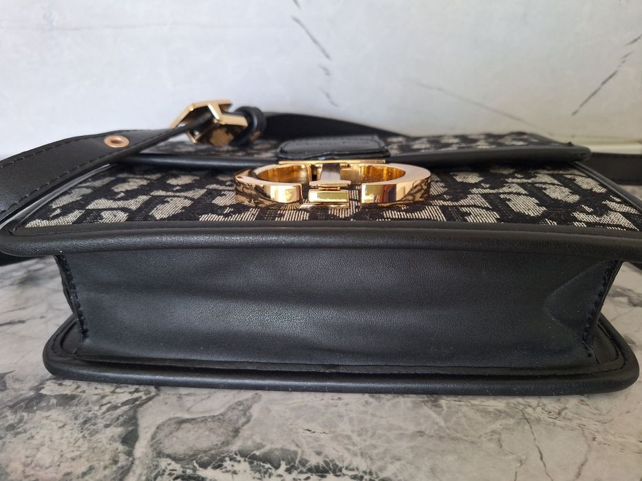 Красива Дамска чанта