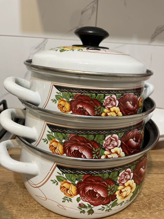 Набор кострюл продам