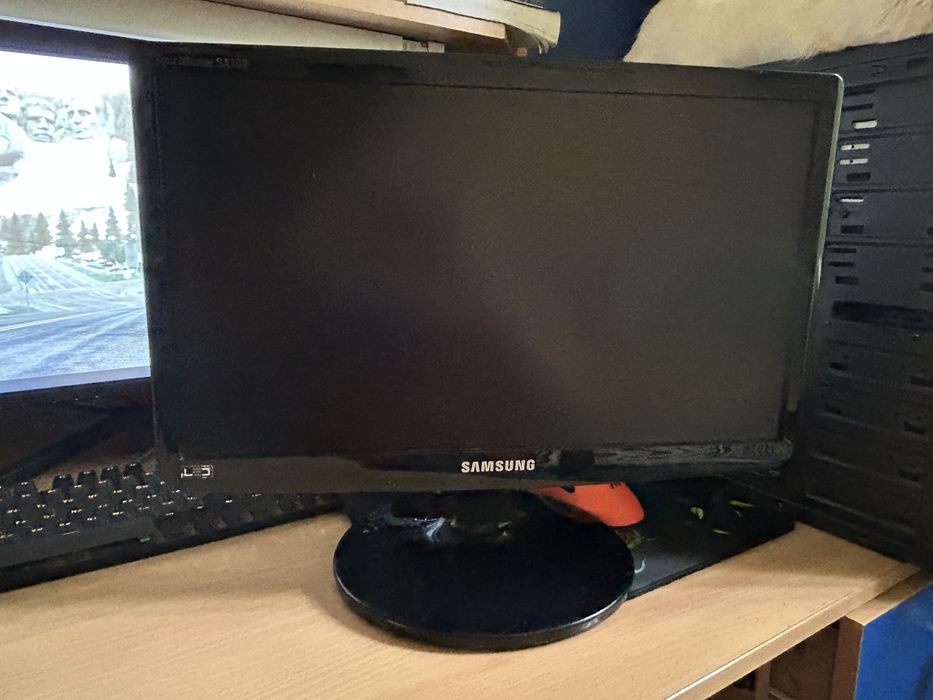 Монитор samsung