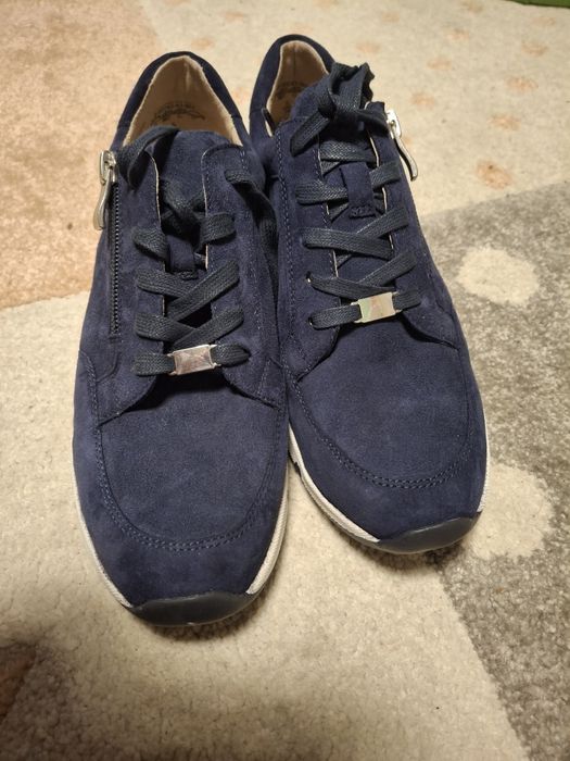 Adidasi piele noi marimea 38