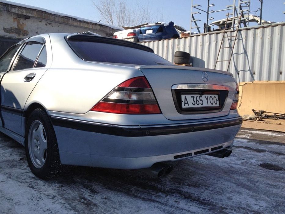 Продам дазний бампер на Мерседес s220