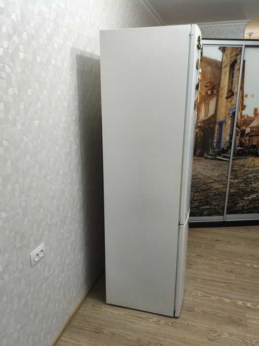 Продам холодильник BOSCH