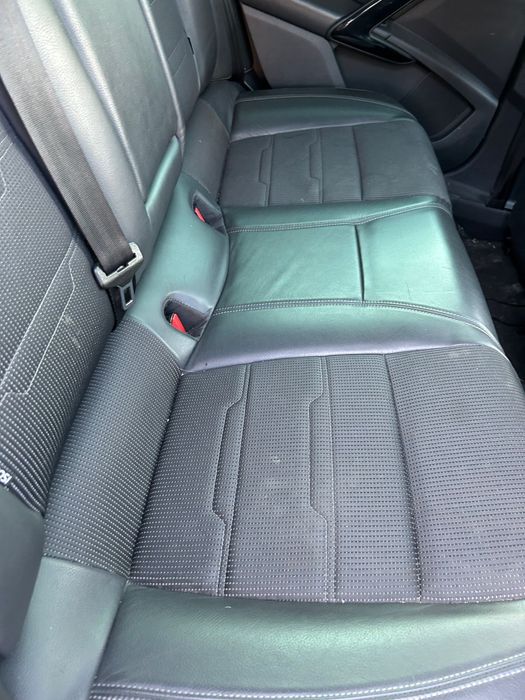 Scaune din piele cu încălzire și banchete spate Peugeot 508 SW 2011