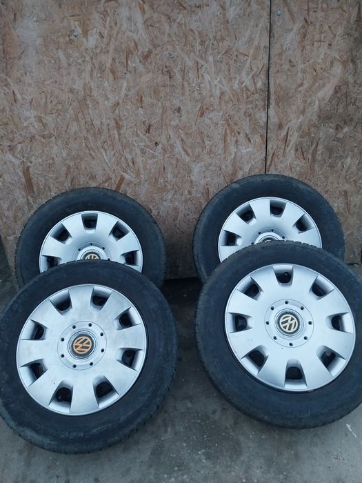 Vând arcuri originale passat b6 și un set de jante pe 15 cu cauciucuri bune.