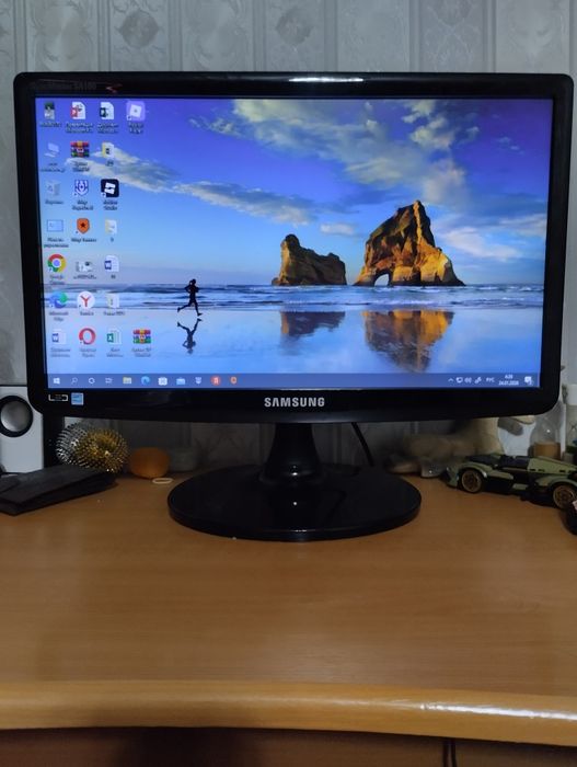 Монитор Самсунг SyncMaster SA100