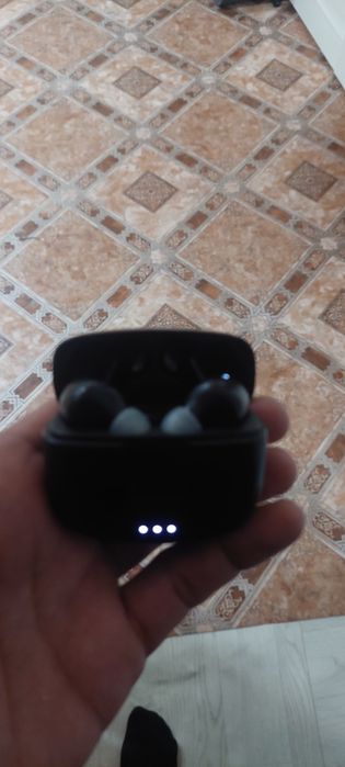 Продам наушник jbl