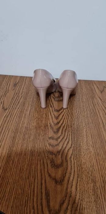 Pantofi crem Anna Cori de piele