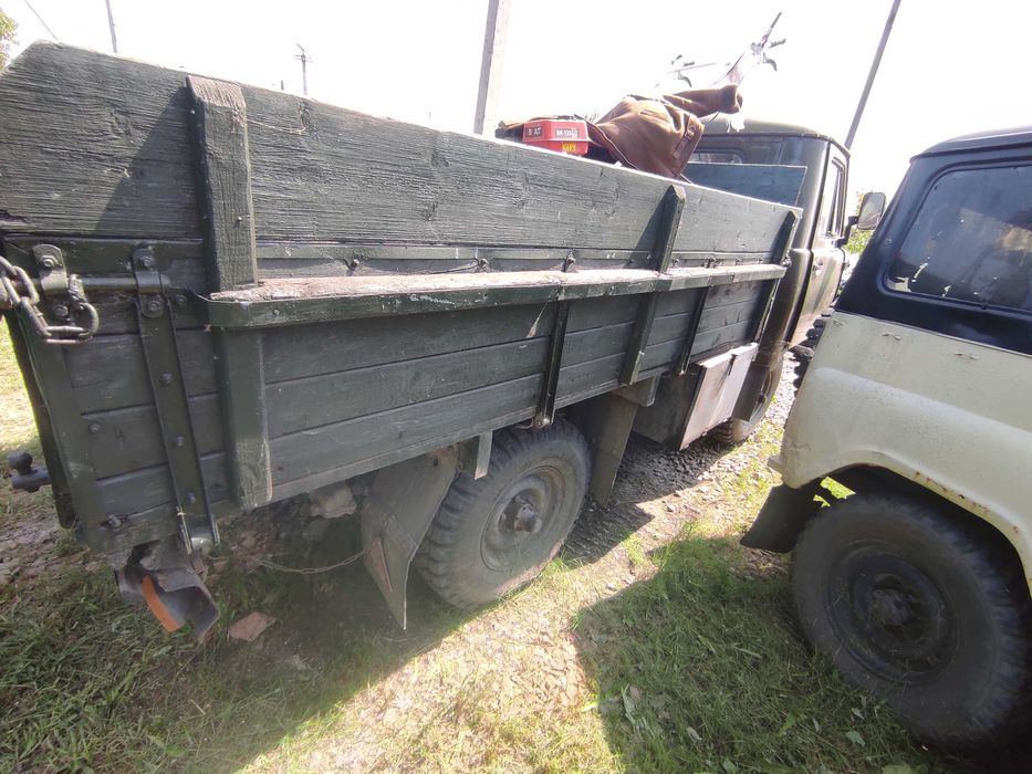 Продам УАЗ - 3303 бортовой