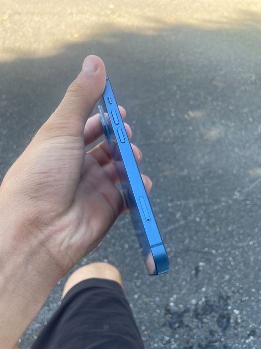 Продаю iPhone 13 — 155 000 ₸.