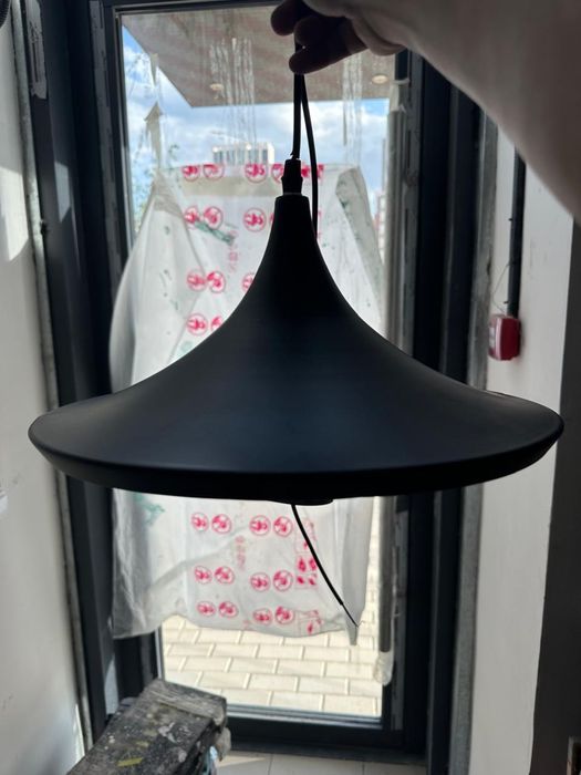 Люстры белые 3 шт черные 2 шт