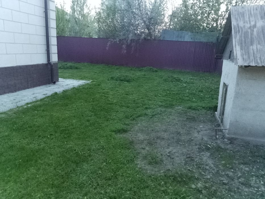 Покос травы триммером штиль