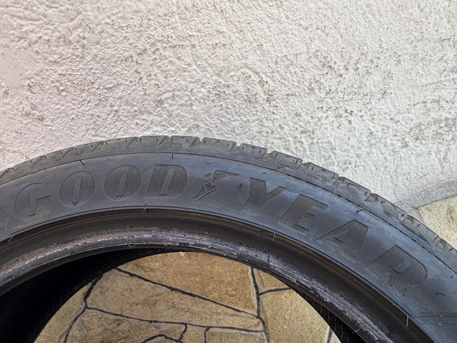 Автомобилни гуми 225 45 17 Goodyear