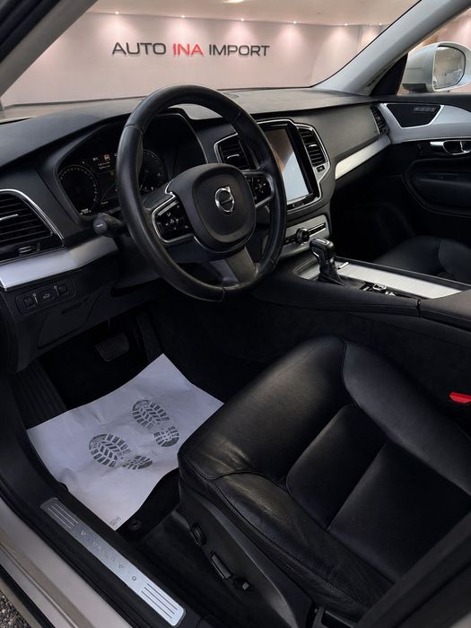 Volvo XC 90 Posibilitate Rate Volvo XC90 D5 7 Locuri, Garanție 12 36