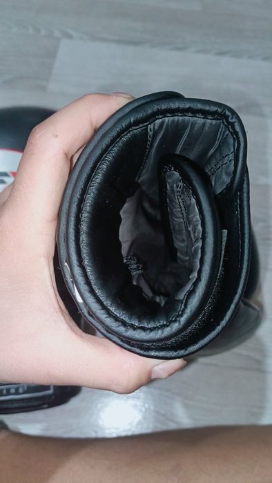 Боксерские перчатки