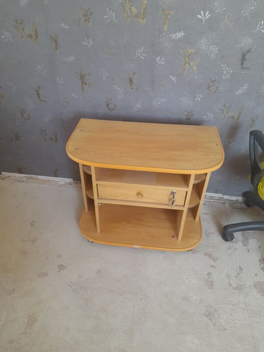 Продаётся комод, цена 10 000 тенге.