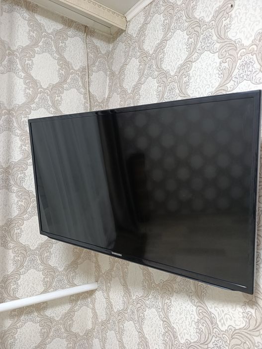 Продам смарт телевизор Samsung