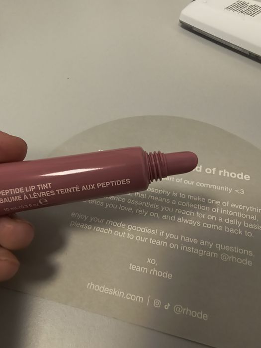 Гланц за устни Rhode