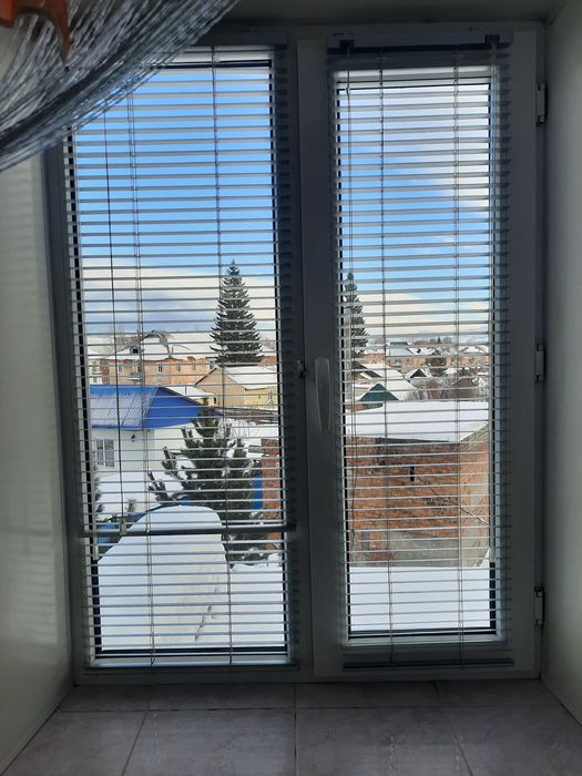 Продам жалюзи комплект 2шт