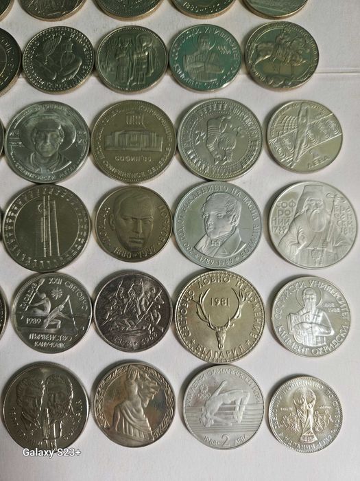 Продавам мед никелови юбилейни монети,в перфектно качество по избор.