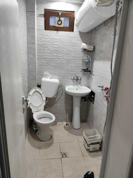 Продава се Тристаен апартамент в Разград, Център - 1000 кв.м за 64 €/кв.м - Снимка #21