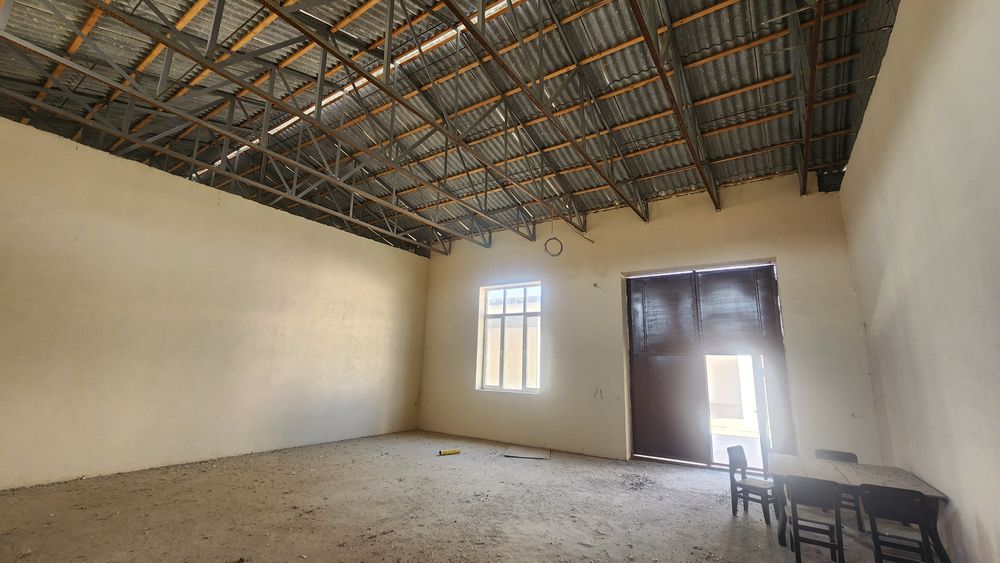 Ишлаб чикаришга мулжалланган база арзон нархда зудлик билан сотилади