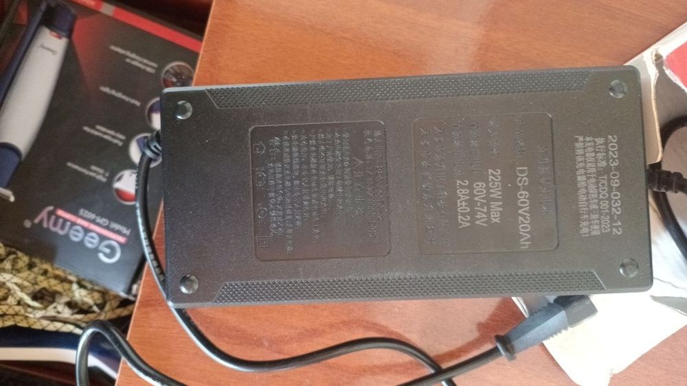 Uch balonli Elektron Skuter.