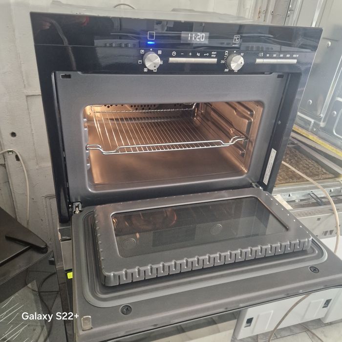 Компактна фурна комбнирана с микровълнова 2в1 за вграждане SIEMENS