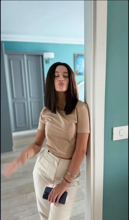 Perucă! Plăcută la atingere. Ușor de purtat