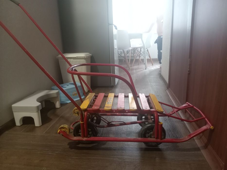 Продам санки с калесами