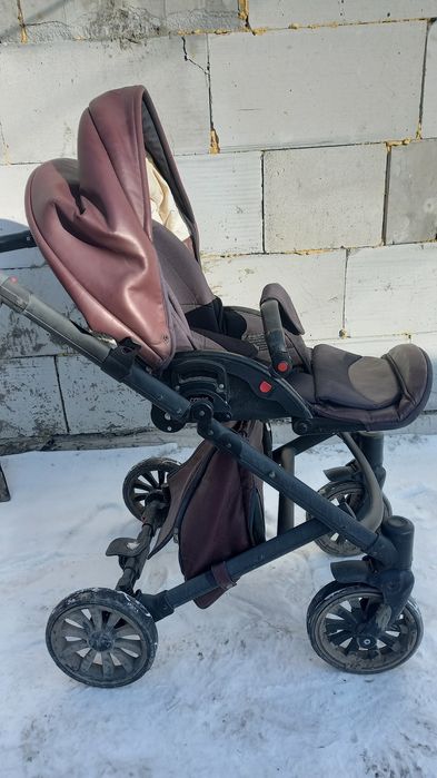 Продам коляску anex