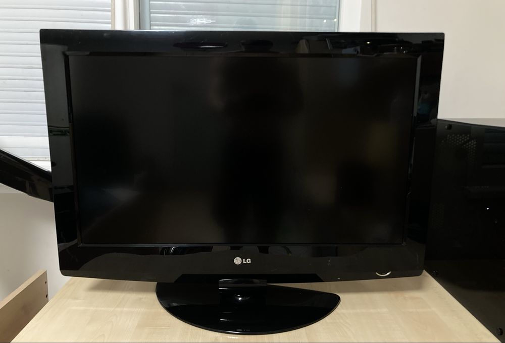 LG 32LG3000 – 32 инча LCD телевизор – отлично състояние