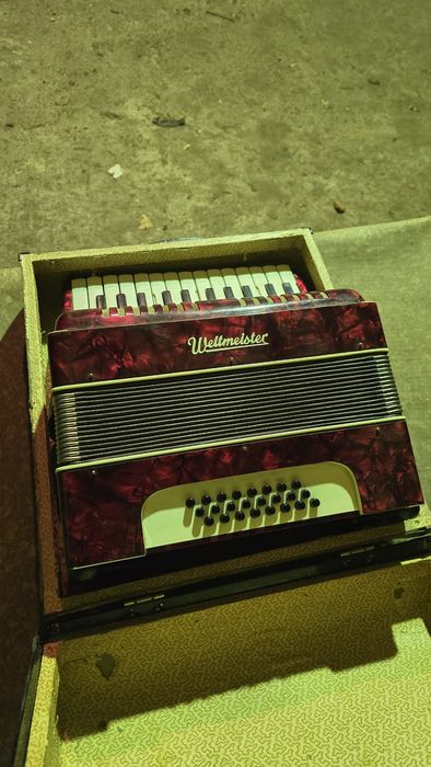 Weltmeister 24 басов