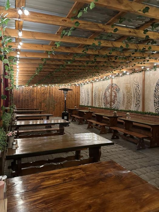 Здание кафе - магазин