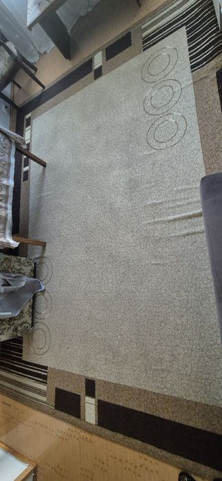 Продам ковры в гостиную и зал