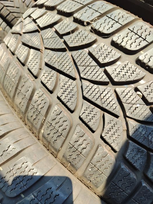 2 бр зимни 235/55/18 Dunlop