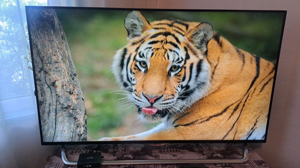 LG 3D 4K  телевизор оригинал